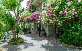 Blooms Boutique Village